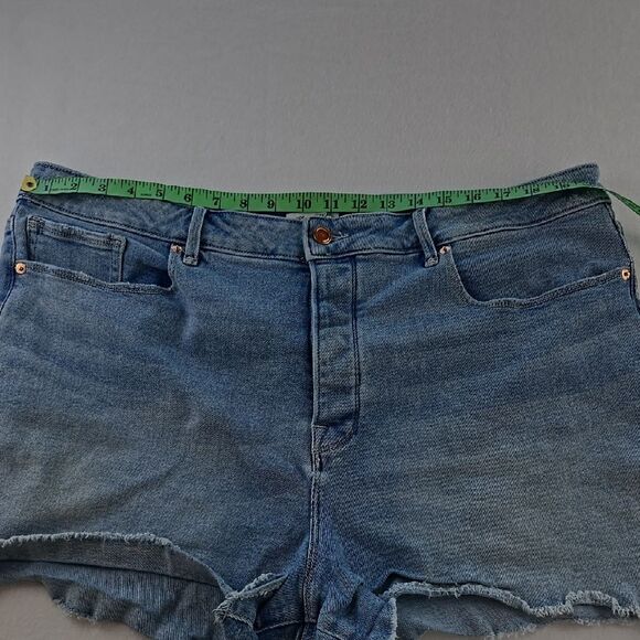 Good American Cut Off Denim Shorts Light Wash Plus size 20 - Picture 5 of 7